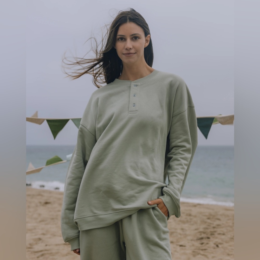 NWT Daily Drills Oversized Fleece Henley